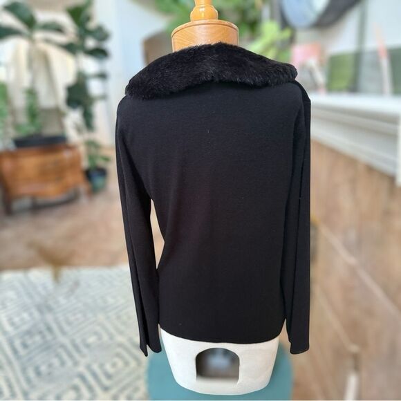 Norton McNaughton Petites Faux Fur Collar Black Sweater. Made in Hong Kong. - Picture 4 of 5